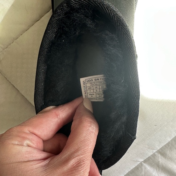 UGG Ultra Mini Black Boots Sz 7 - Picture 7 of 9